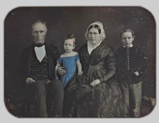 La madre, il padre e la famiglia della signora Stanford